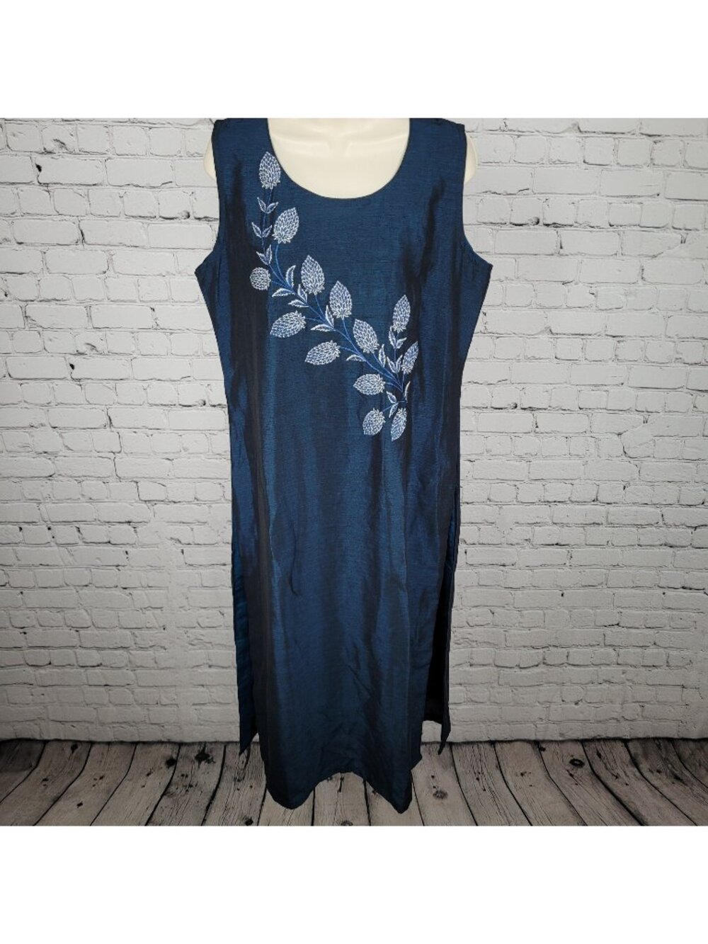 NWT Sudarshan Designer Kurtis Blue Embroidered Side Slits Sleeveless Size XXL